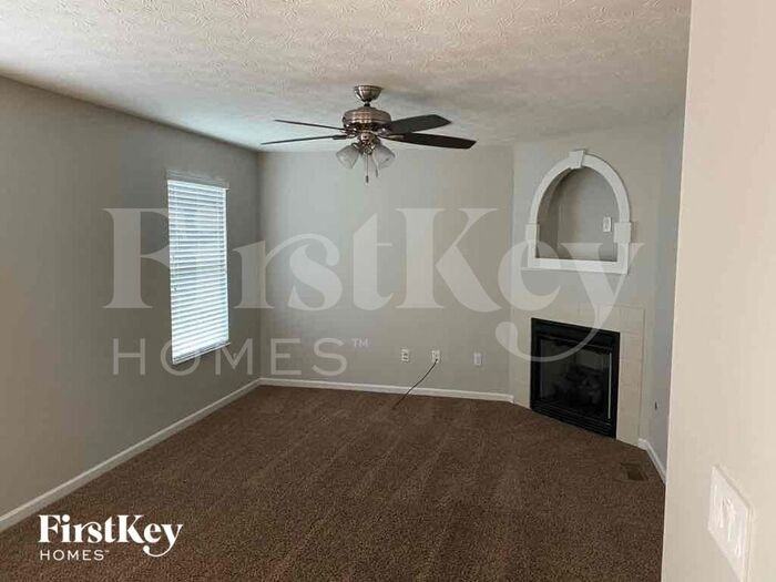 4987 Glen Springs Dr - Photo 2 of 12