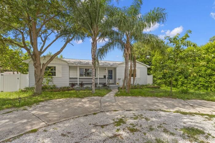 1654 50th Ave N - Photo 2 of 29