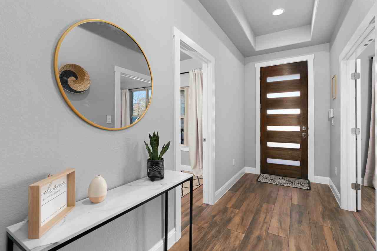 1413 Circle Dr #NA - Photo 2 of 31