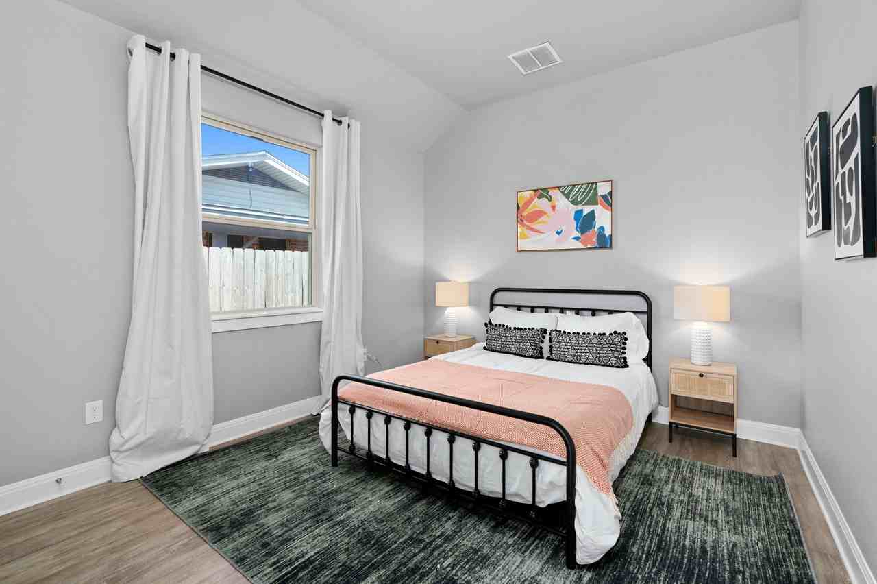 1413 Circle Dr #NA - Photo 3 of 31