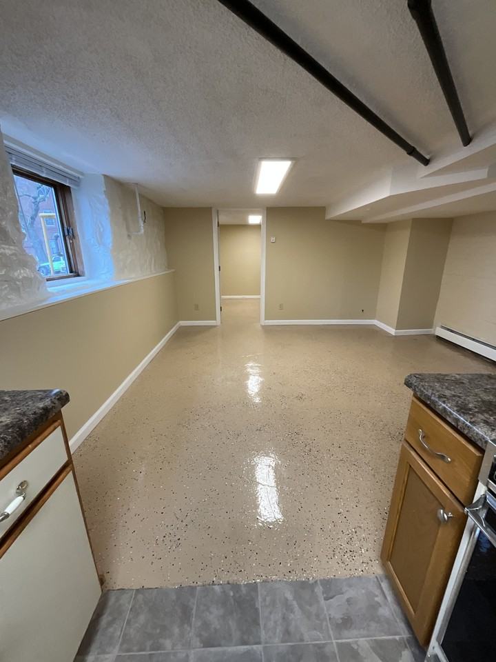 118 N 8th Ave E #B - Photo 2 of 11