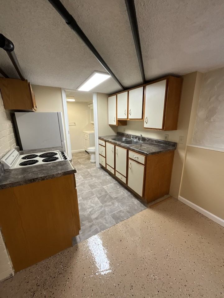 118 N 8th Ave E #B - Photo 6 of 11