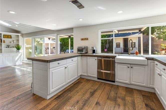 10122 Viking Ave #NA - Photo 4 of 13