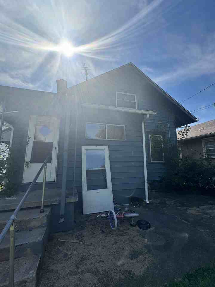 672 Brooklyn Ave #NA - Photo 2 of 16