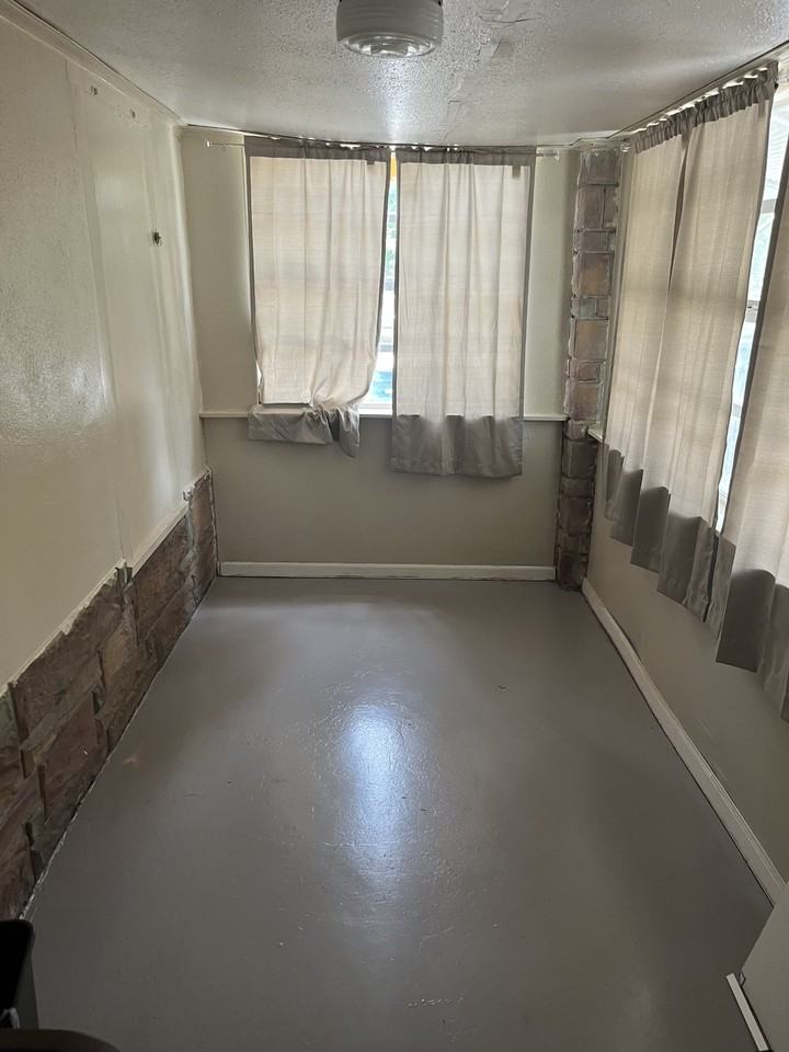 604 Hart St #A - Photo 2 of 11