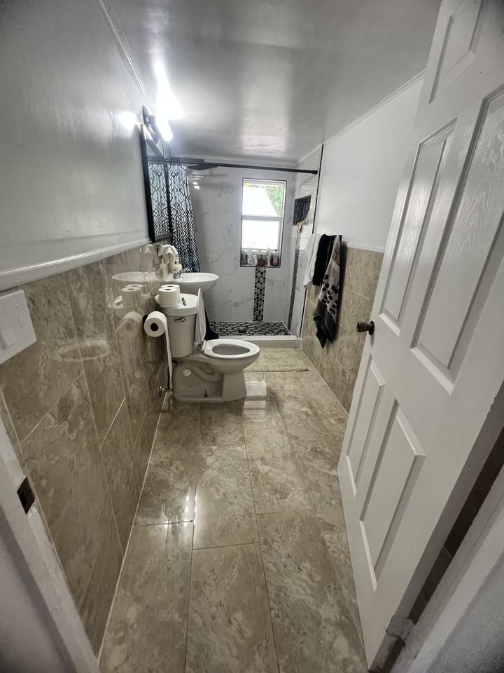 604 Hart St #A - Photo 5 of 11