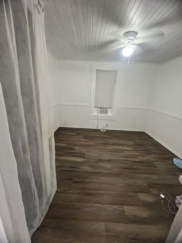604 Hart St #A - Photo 7 of 11