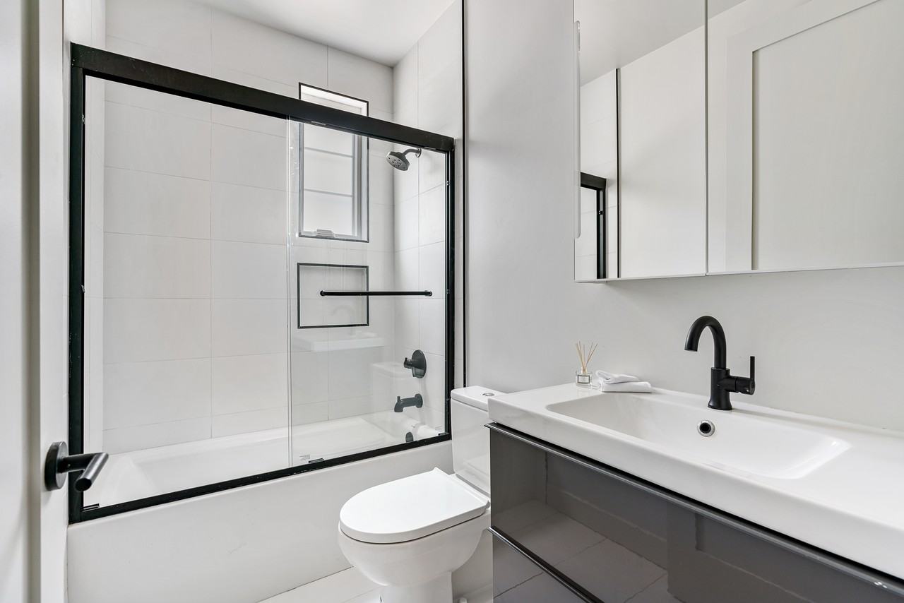 1408 West 2nd Street - Photo 3 of 6