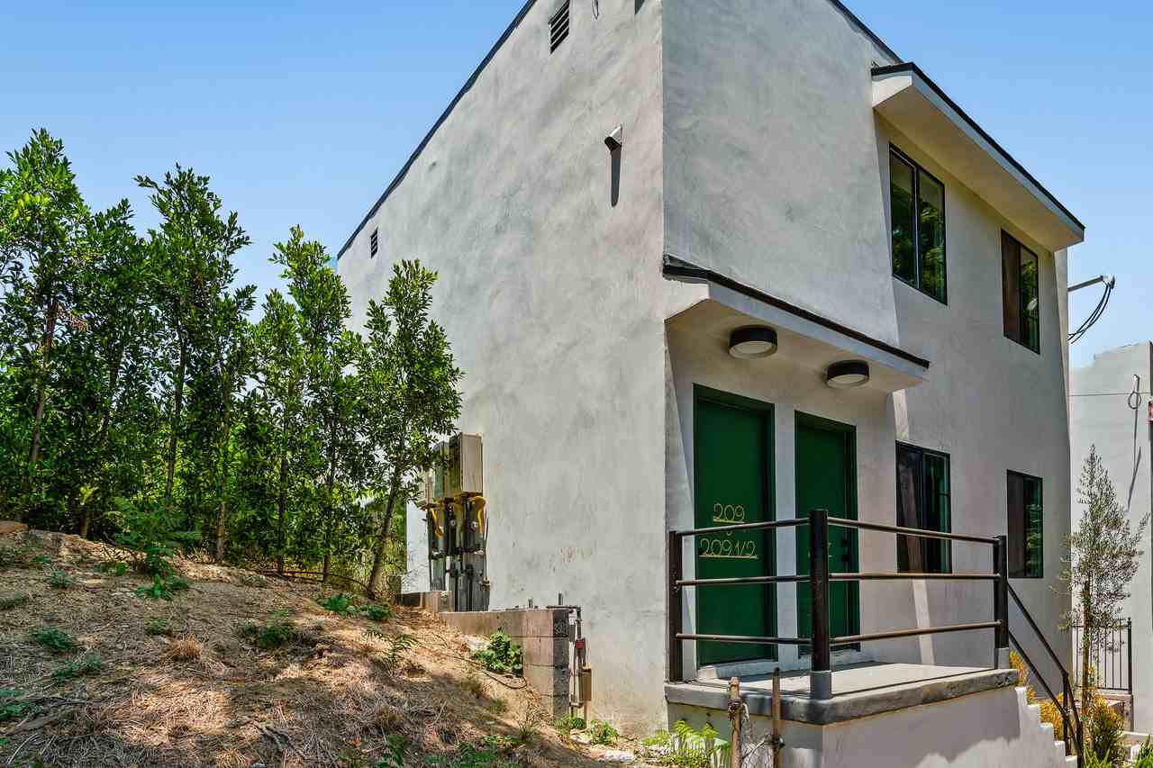 1408 West 2nd Street - Photo 6 of 6