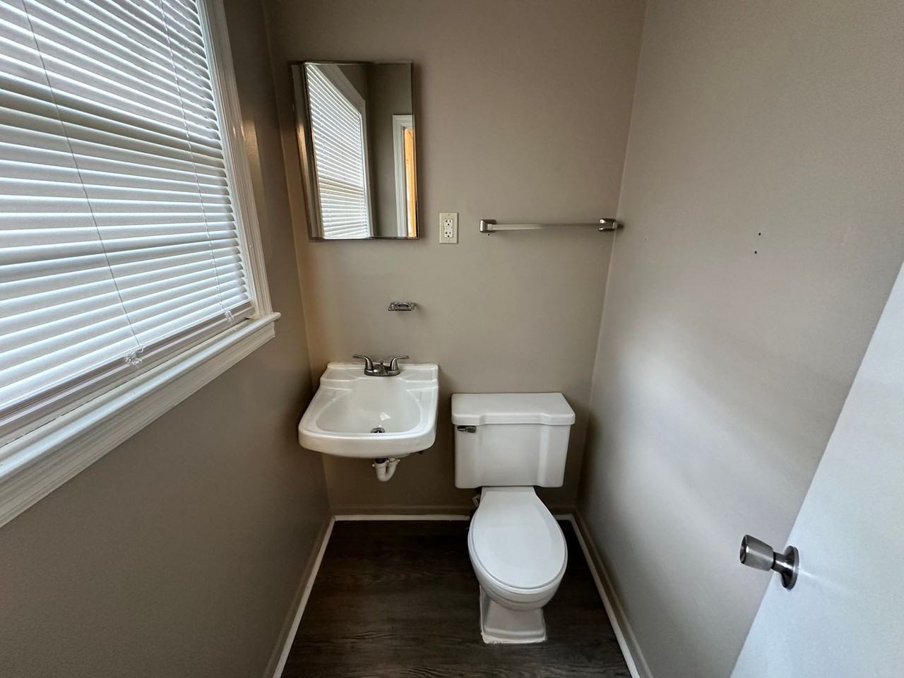 4036 Tavineer Dr - Photo 6 of 13