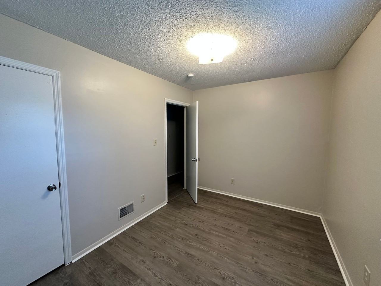4036 Tavineer Dr - Photo 7 of 13