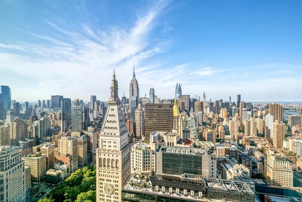 E 22nd St #57 - Photo 3 of 20