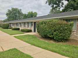 featured image of 250 N East St