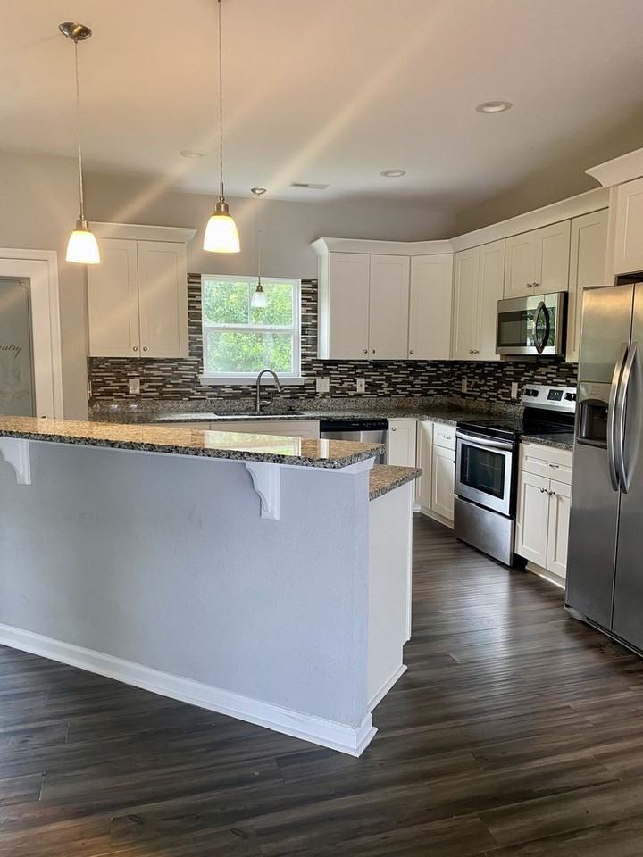 2203 Abbey Rd - Photo 5 of 24