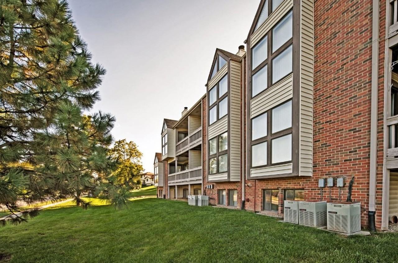 6320 S 72nd St #104 - Photo 4 of 27