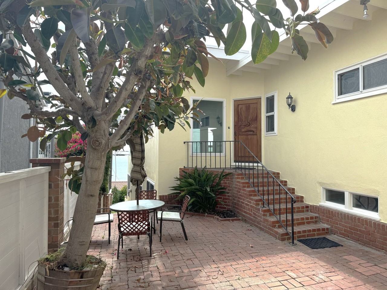 7103 Rindge Ave - Photo 7 of 22