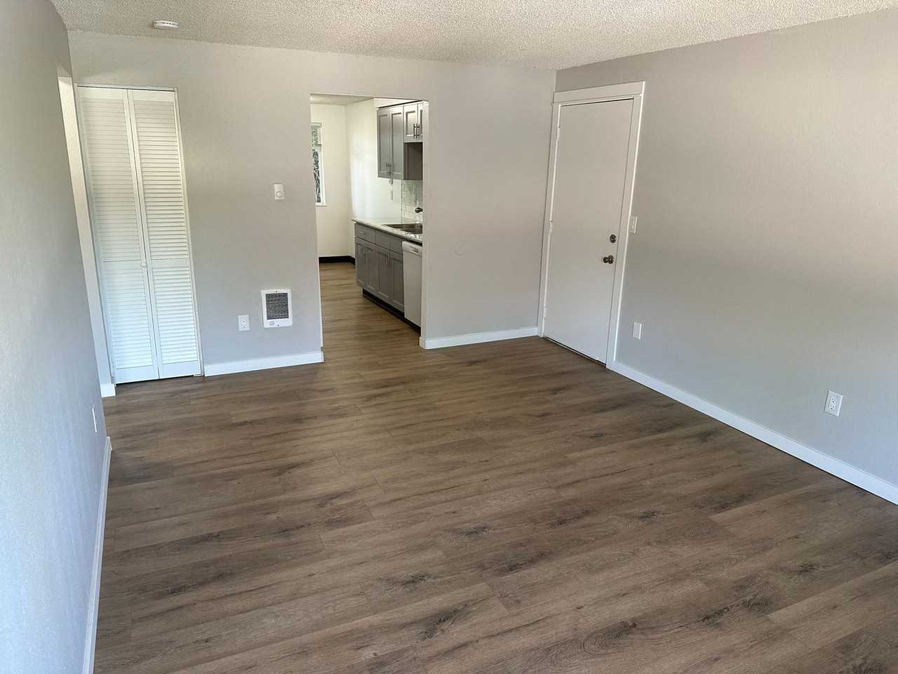 Meadow Creek Apartments - Photo 5 of 22