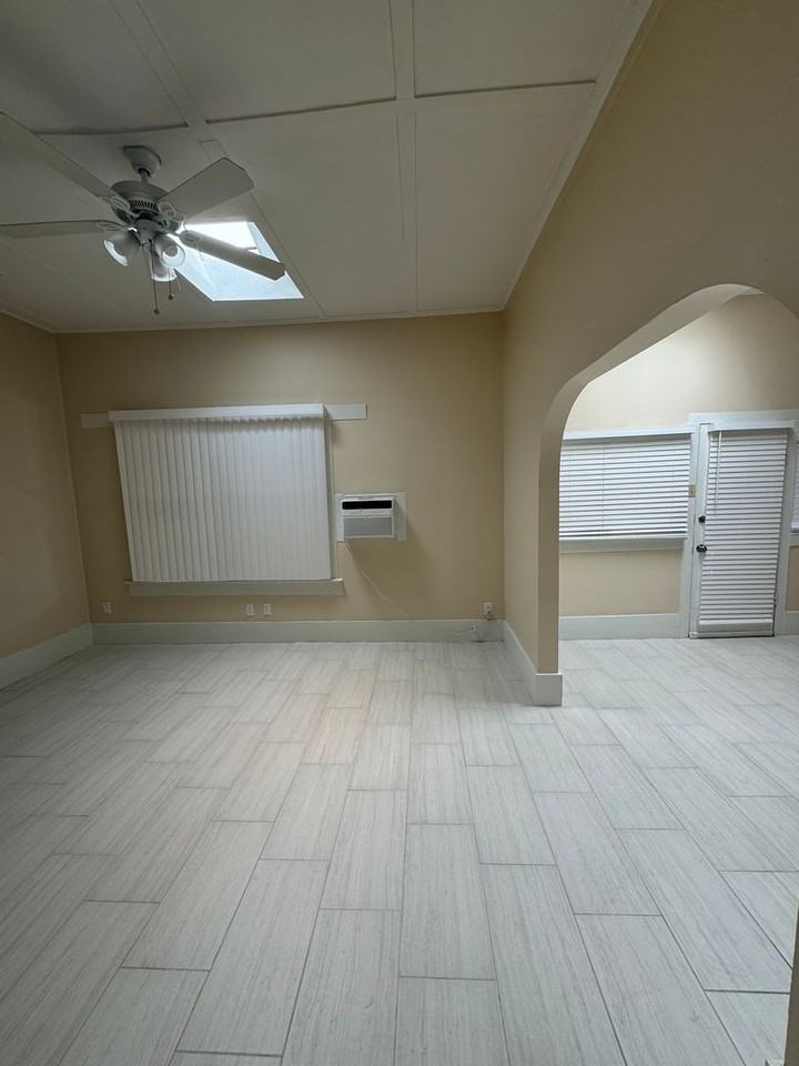 122 1/2 N Wilbur - Photo 3 of 14