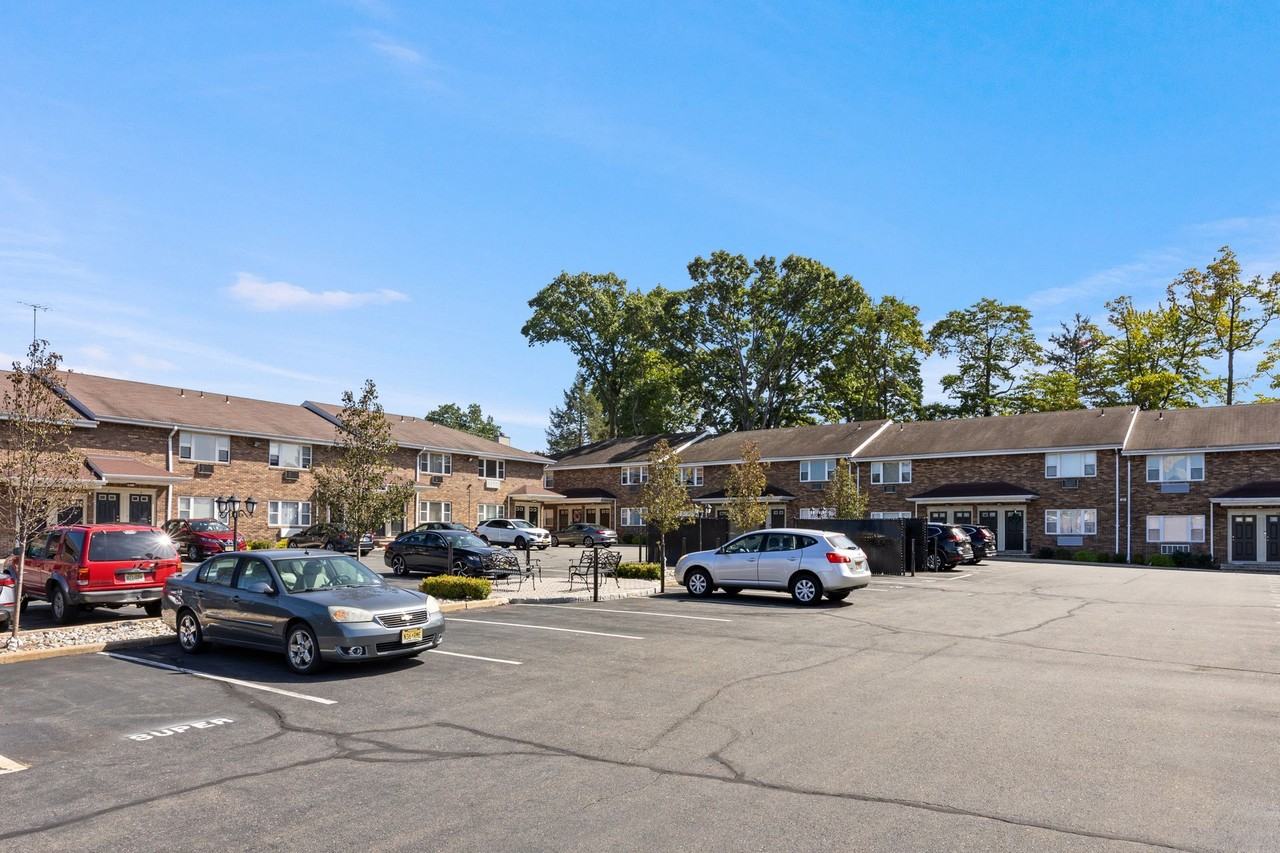 Rosol Court Apartments - Photo 2 of 15