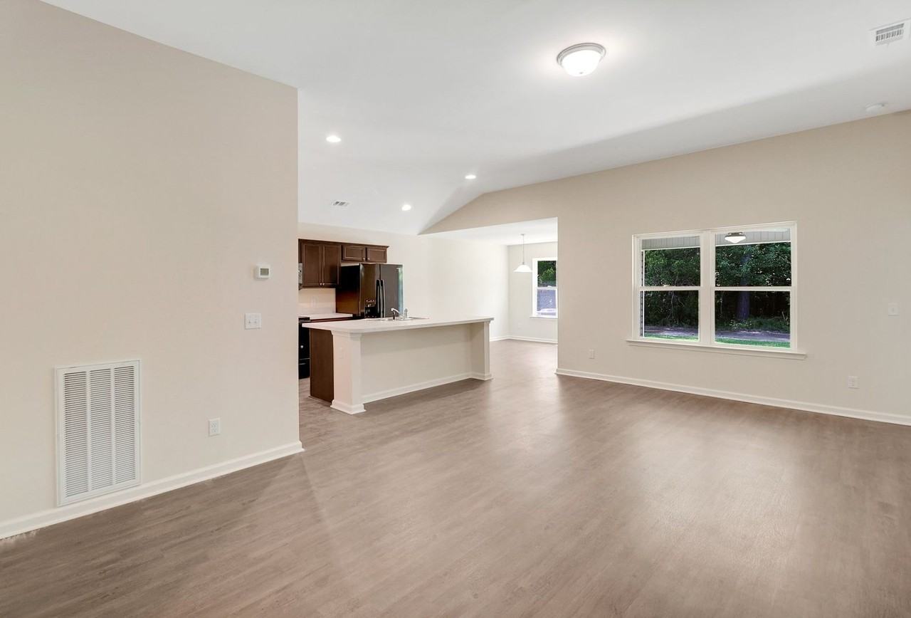 228 Willis Way - Photo 3 of 12