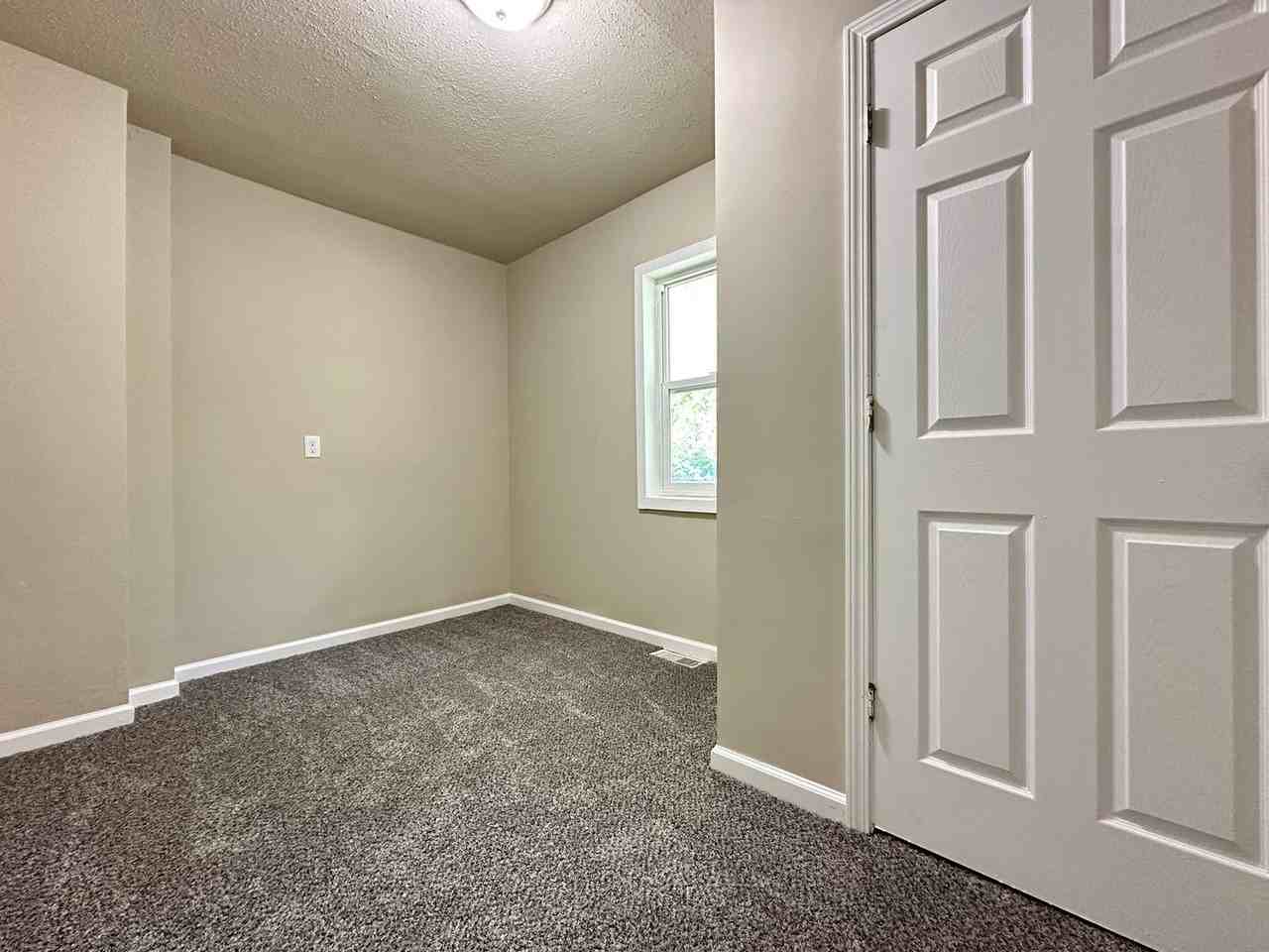 204 E Leland Ave - Photo 6 of 17