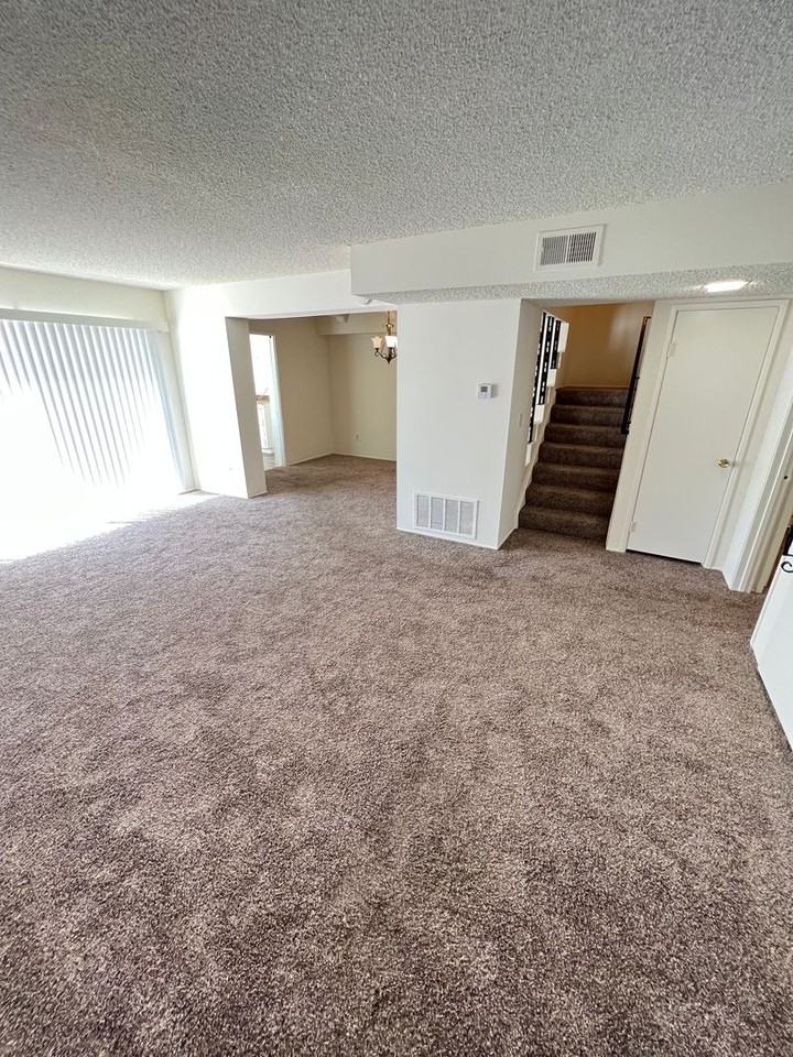 4104 Genesee Ave - Photo 2 of 17