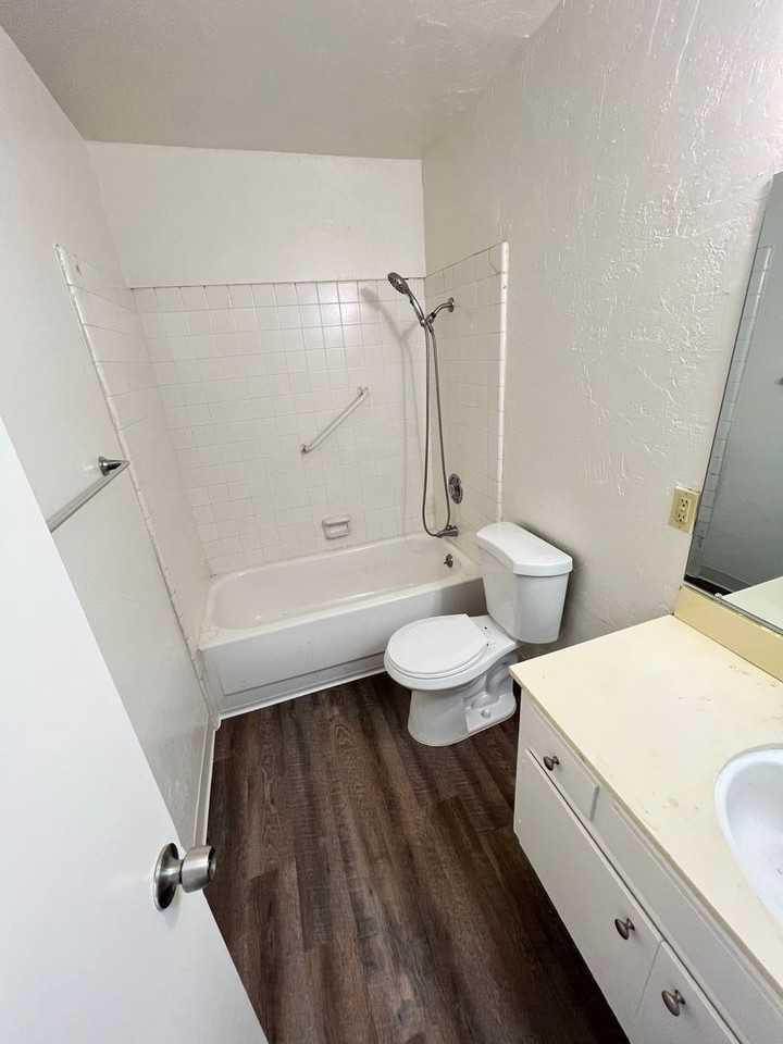 4104 Genesee Ave - Photo 2 of 17