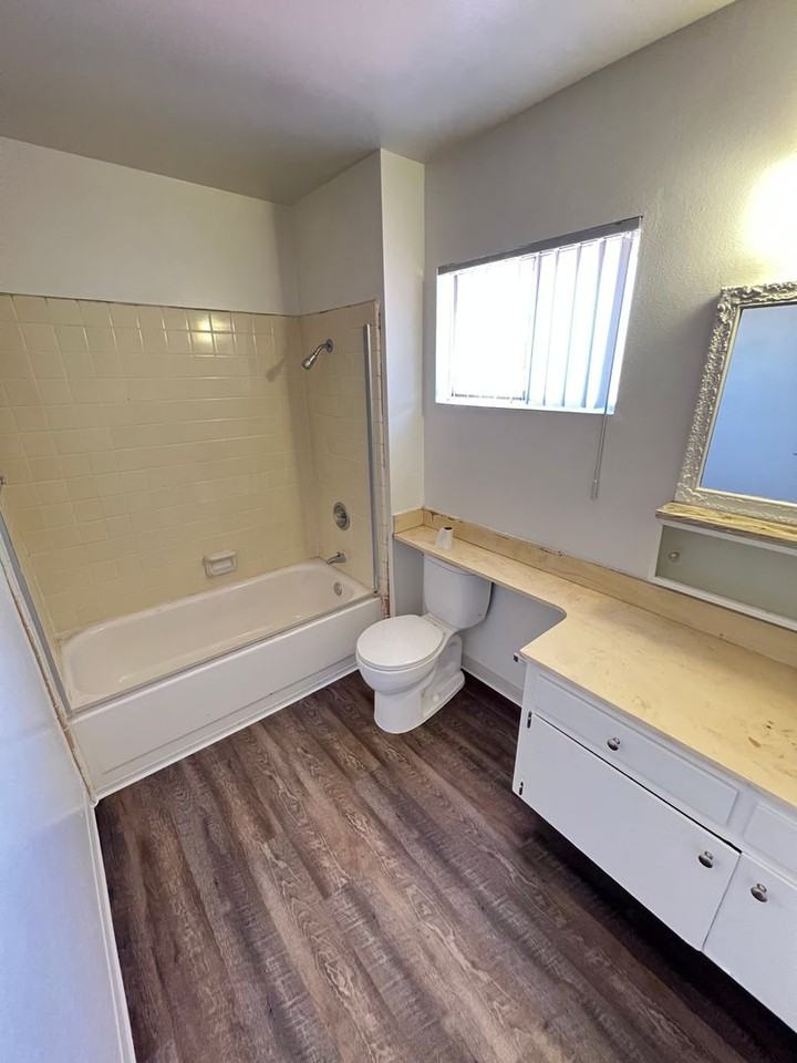 4104 Genesee Ave - Photo 3 of 17