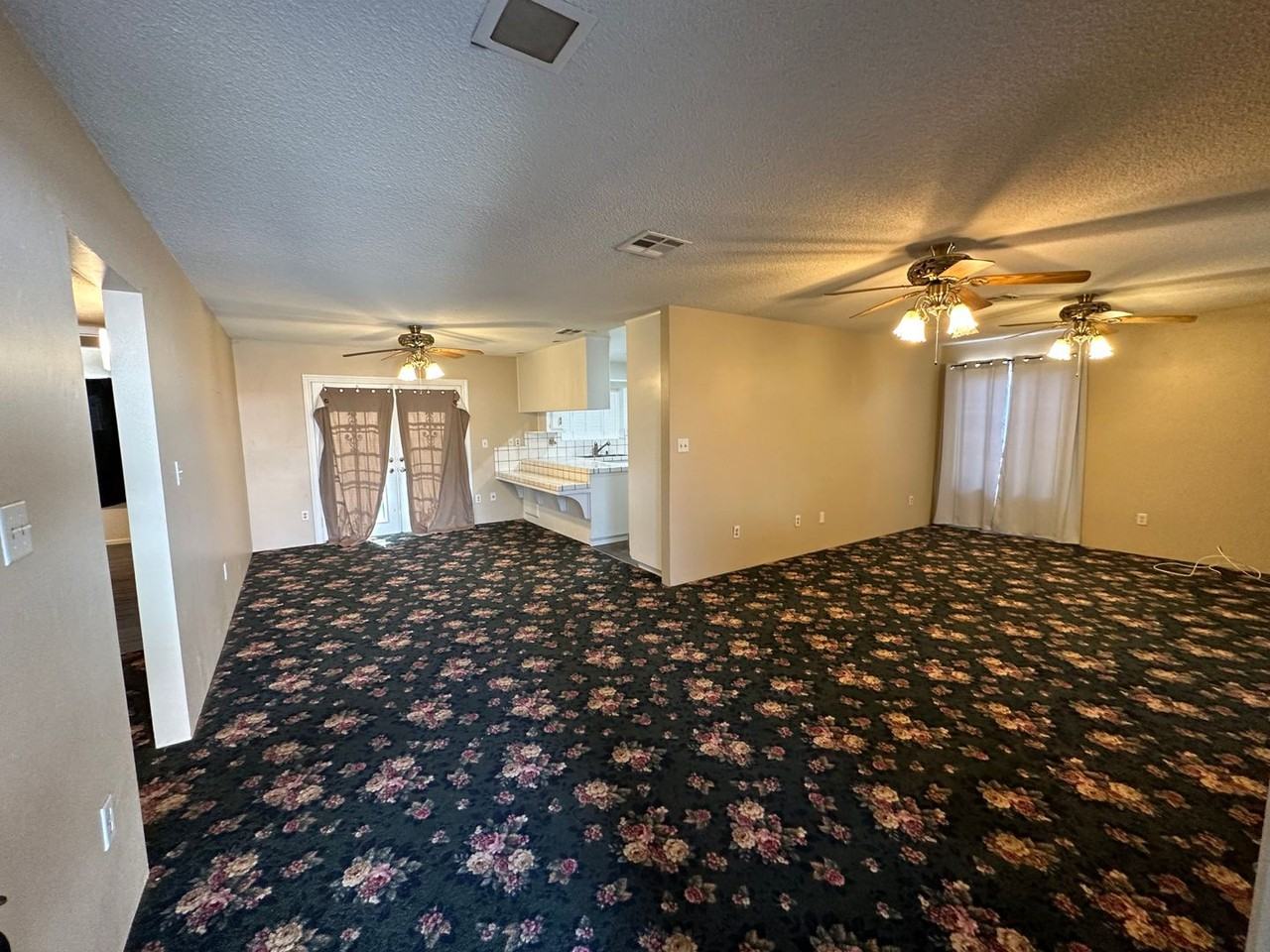321 Pine Dr - Photo 2 of 17