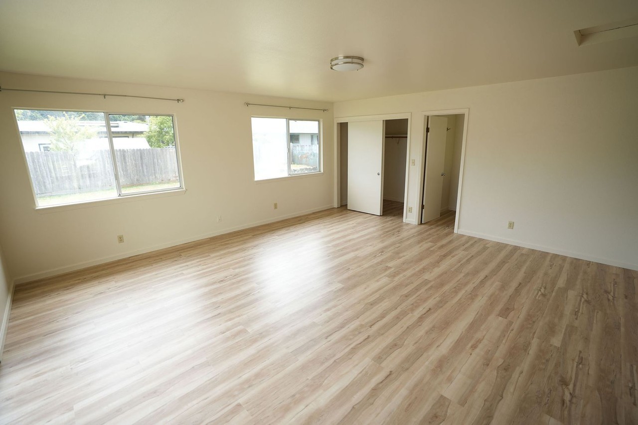 2550 Davis Way - Photo 7 of 21