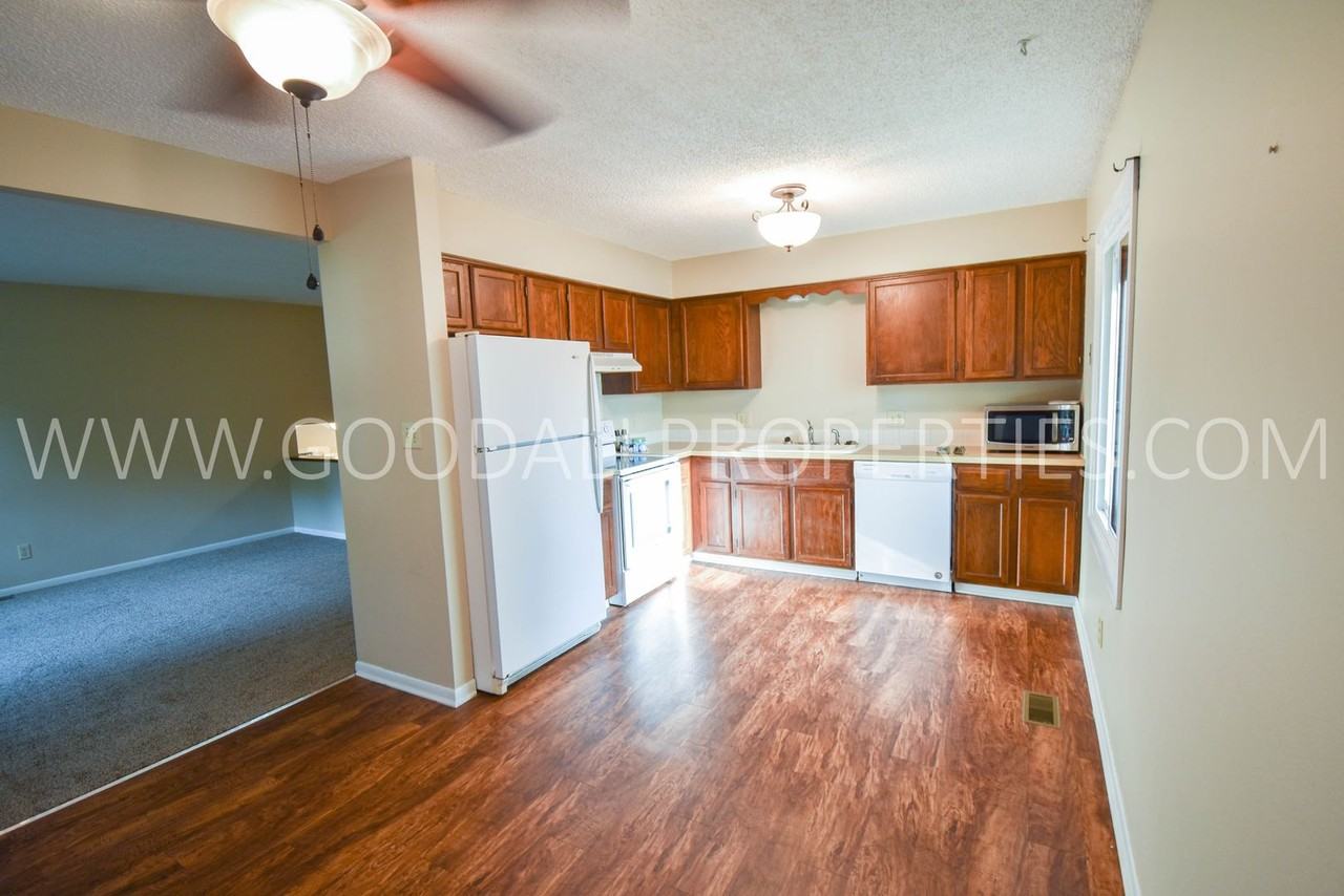 9312 Monroe Ct - Photo 2 of 20