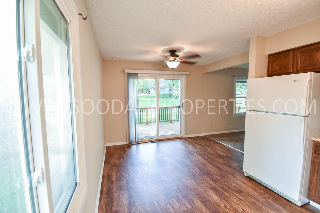 9312 Monroe Ct - Photo 6 of 20