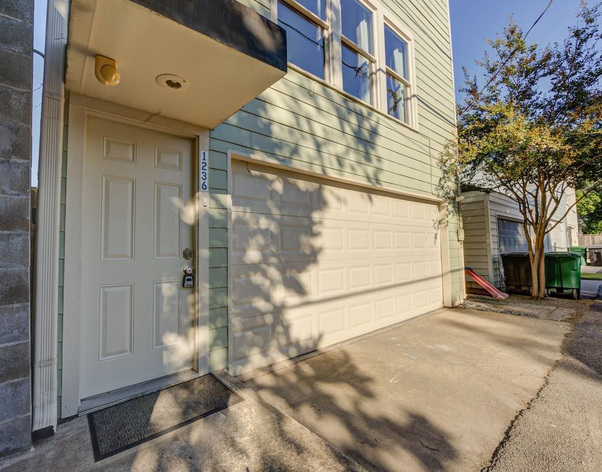 1236 Cortlandt St - Photo 2 of 20