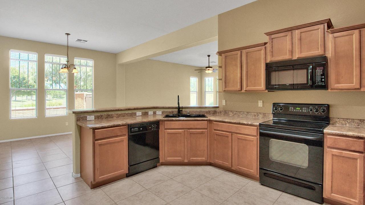 4163 N Evergreen St - Photo 4 of 28