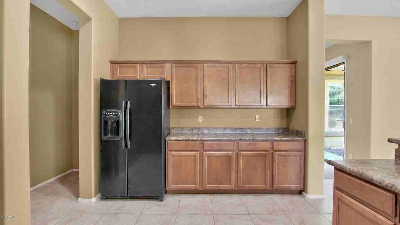 4163 N Evergreen St - Photo 5 of 28