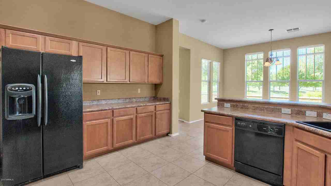 4163 N Evergreen St - Photo 6 of 28