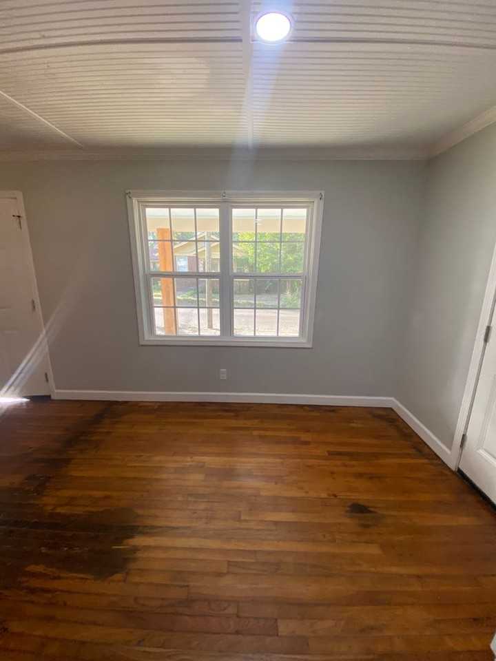 204 Madison St - Photo 2 of 15