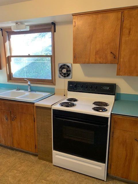 1335 Nw 23rd St - Photo 4 of 18