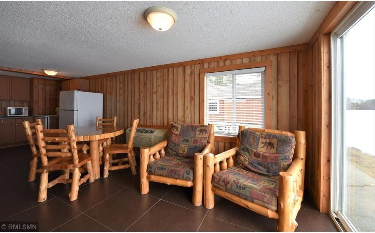 17193 Lisa Ln - Photo 2 of 9