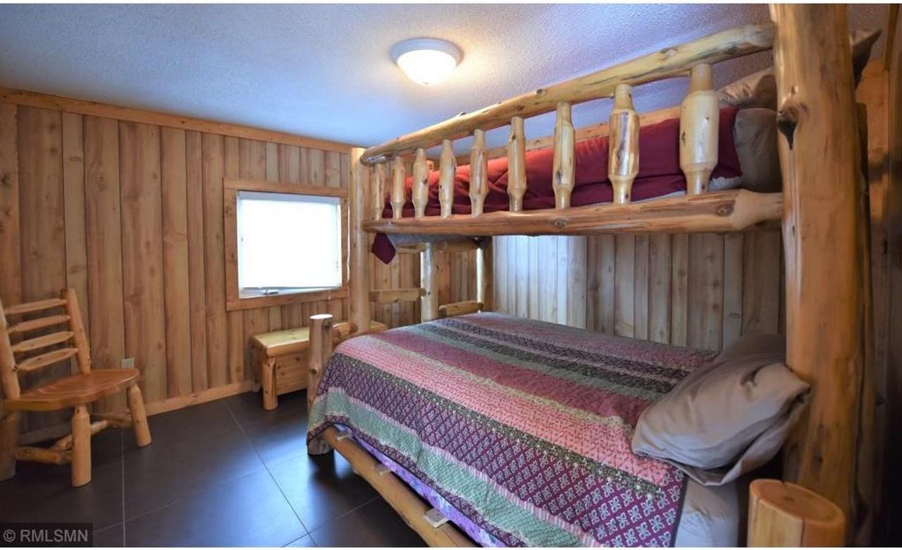 17193 Lisa Ln - Photo 3 of 9