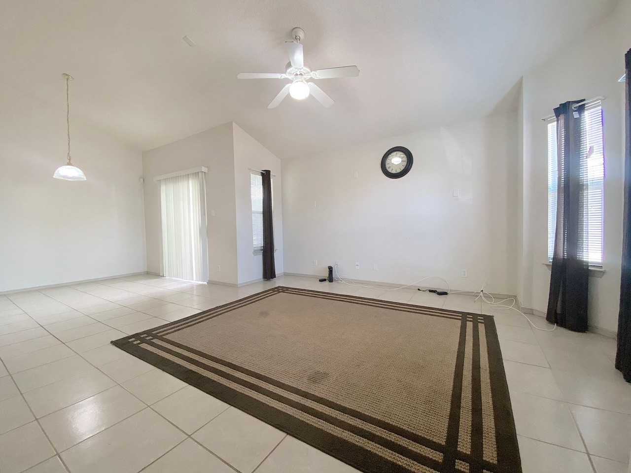 12249 Saint Romeo - Photo 3 of 19