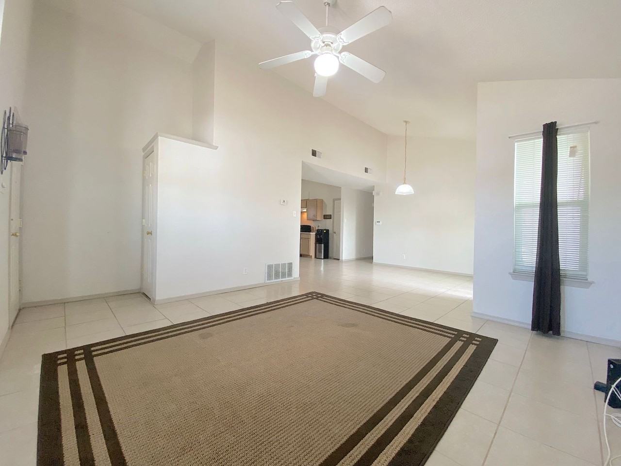 12249 Saint Romeo - Photo 4 of 19