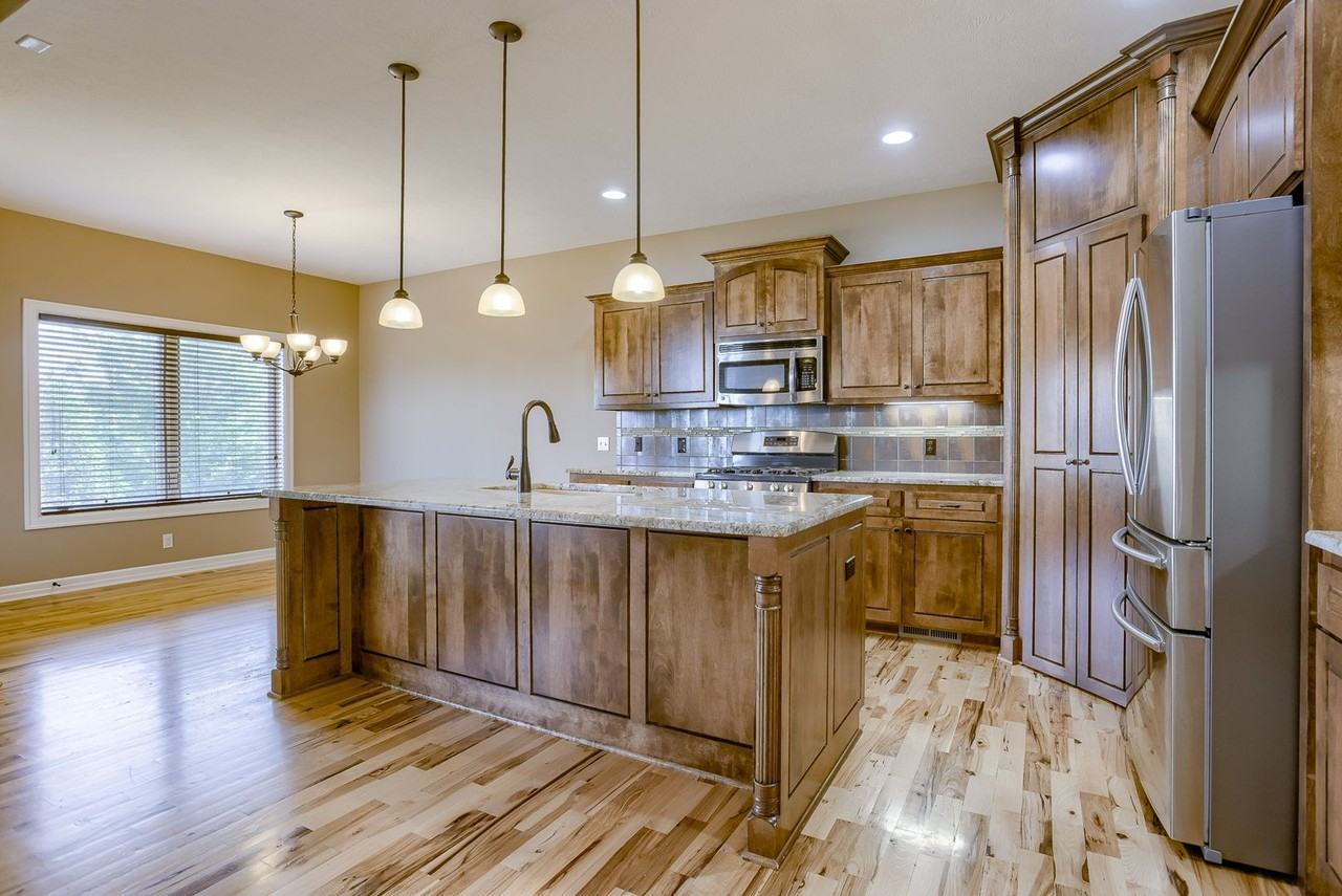 12619 S 83rd St - Photo 5 of 25