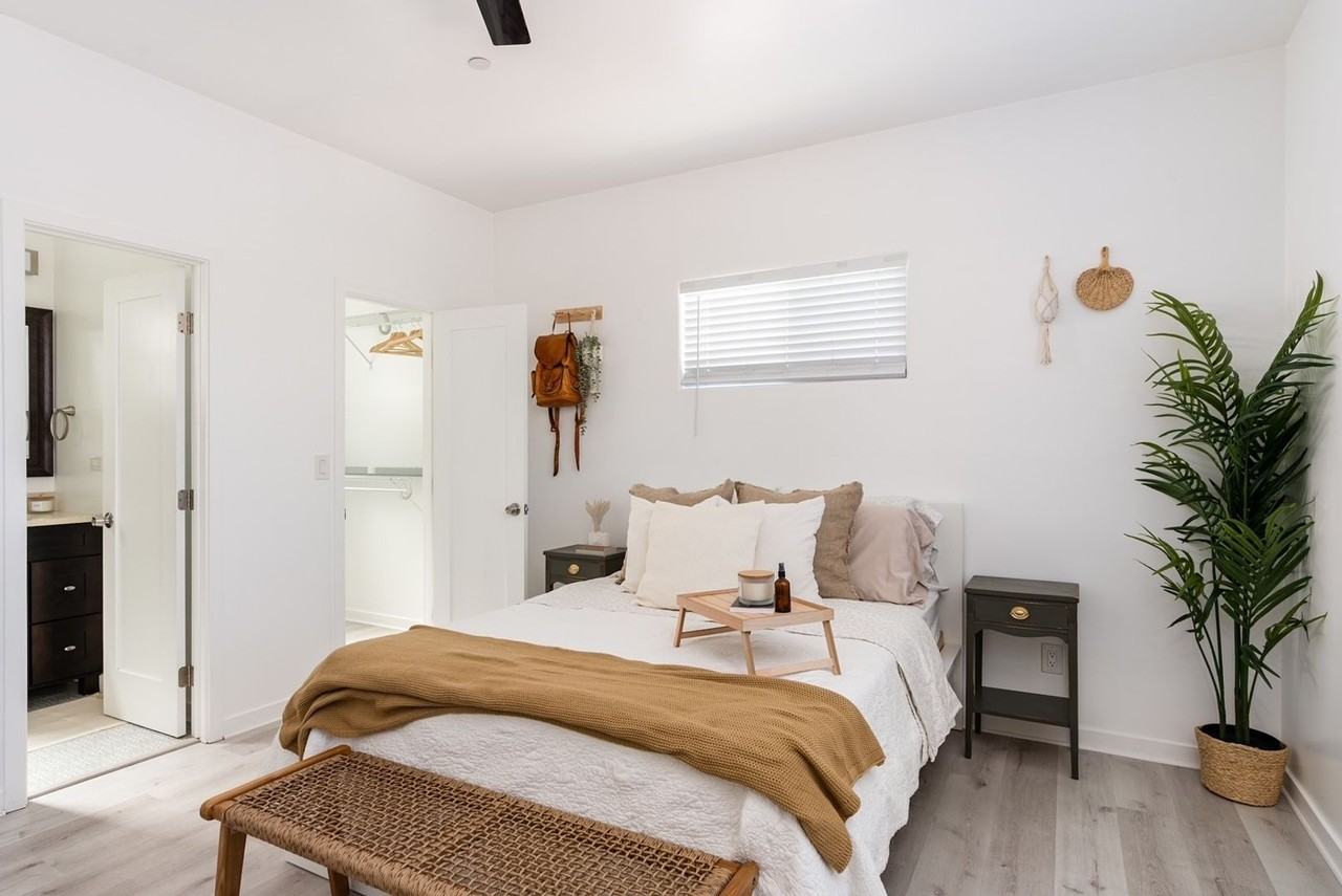 3062 Logan Ave - Photo 2 of 5