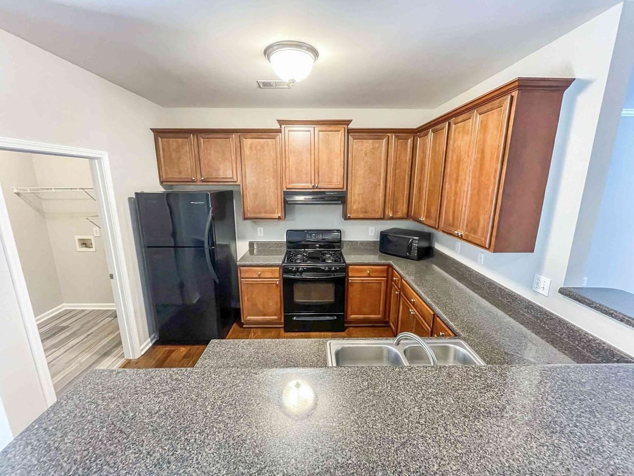 4682 Liberty Square Dr - Photo 6 of 27