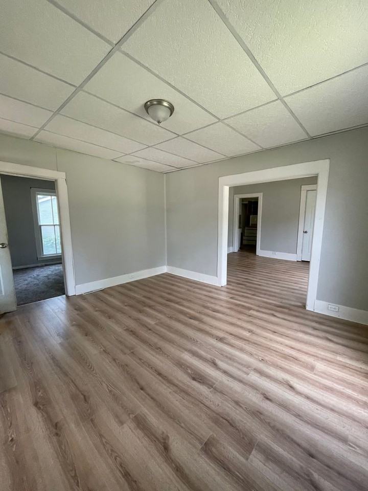 201 S Merchant St - Photo 2 of 29