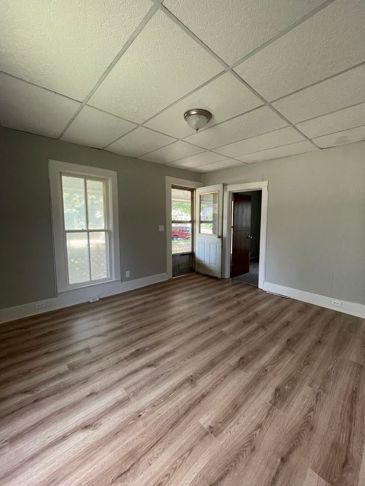 201 S Merchant St - Photo 3 of 29