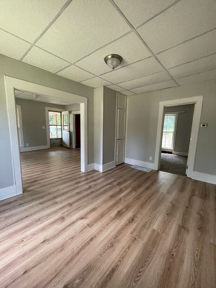 201 S Merchant St - Photo 6 of 29