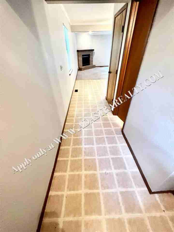 3506 Northeast Independence Avenue - Photo 5 of 24