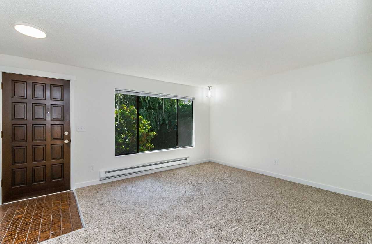 6502 Beverly Blvd #1 - Photo 3 of 36